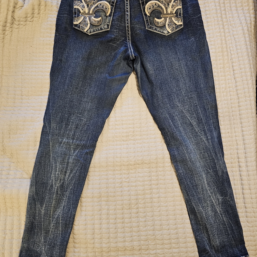 Miss Me Blue Jeans with Silver Fleur-de-Lis - Picture 2 of 5